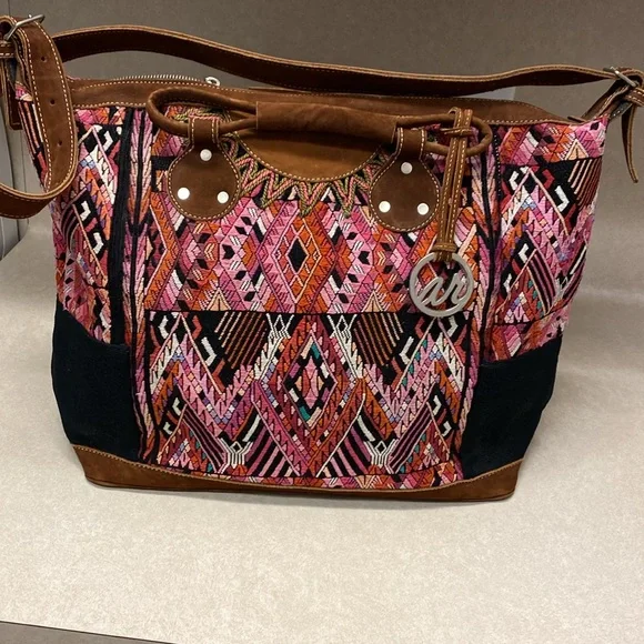 Guatemala multicolored carry-on suede – hand woven – tapestry bag - Picture 2 of 6